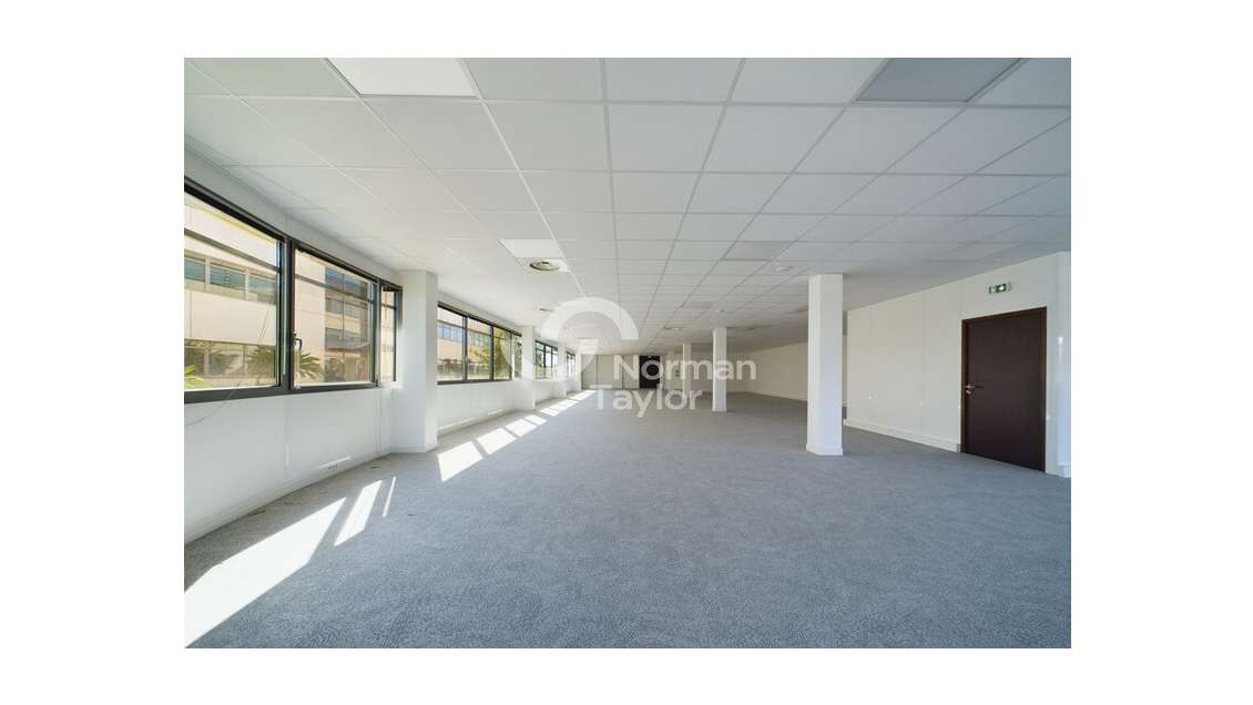 A louer bureaux aménagés 650m² RDC à Montpellier
