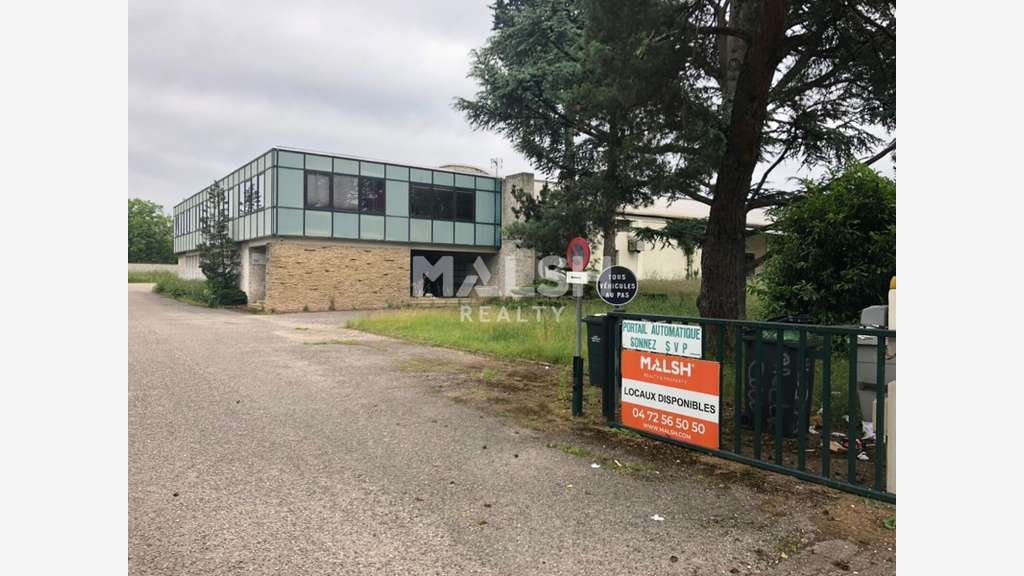 Loue bureaux divisibles 372m² à Decines Charpieu