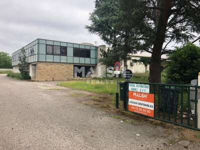 Loue bureaux divisibles 372m² à Decines Charpieu