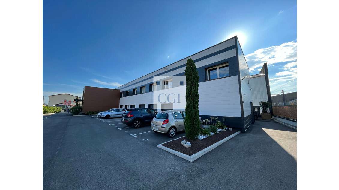 A louer bureaux neufs 112m² RDC à Décines-Charpieu