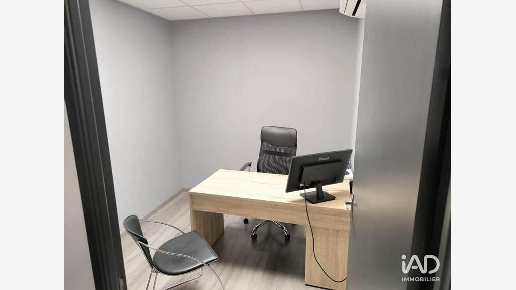 A louer bureaux de 430m² à Décines-Charpieu