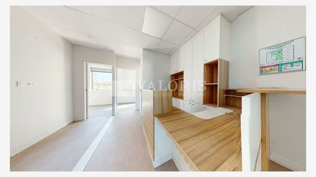A louer bureaux fonctionnels 138m² Décines Centre
