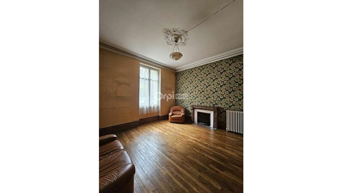 A louer bureaux 64m² RDC Dijon Pl Auguste Dubois