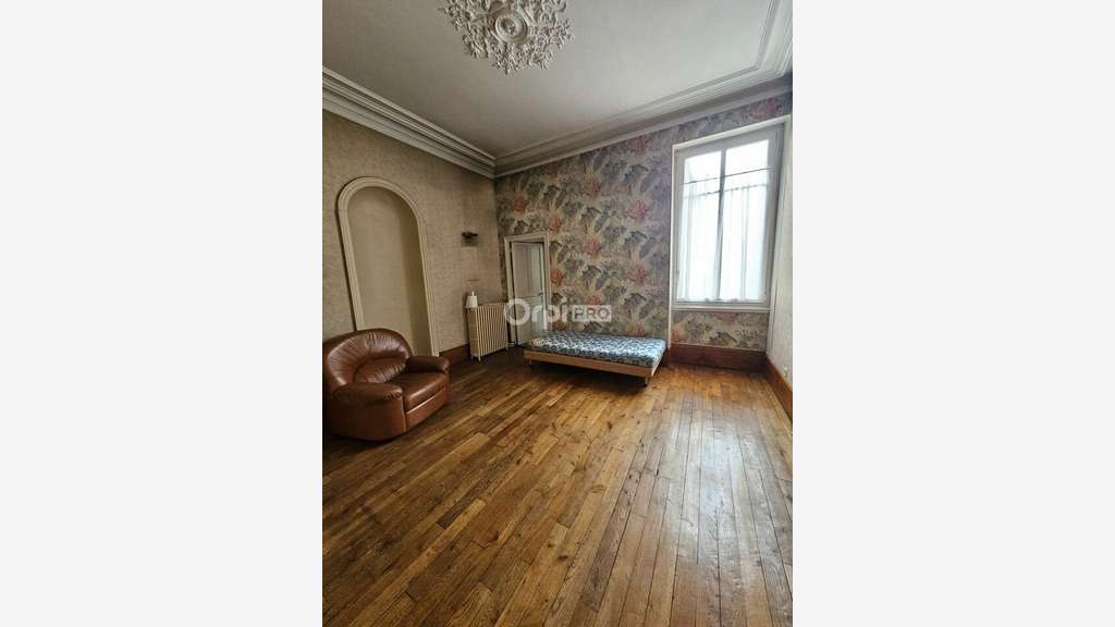 A louer bureaux 64m² RDC Dijon Pl Auguste Dubois