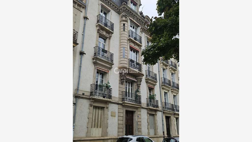 A louer bureaux 64m² RDC Dijon Pl Auguste Dubois