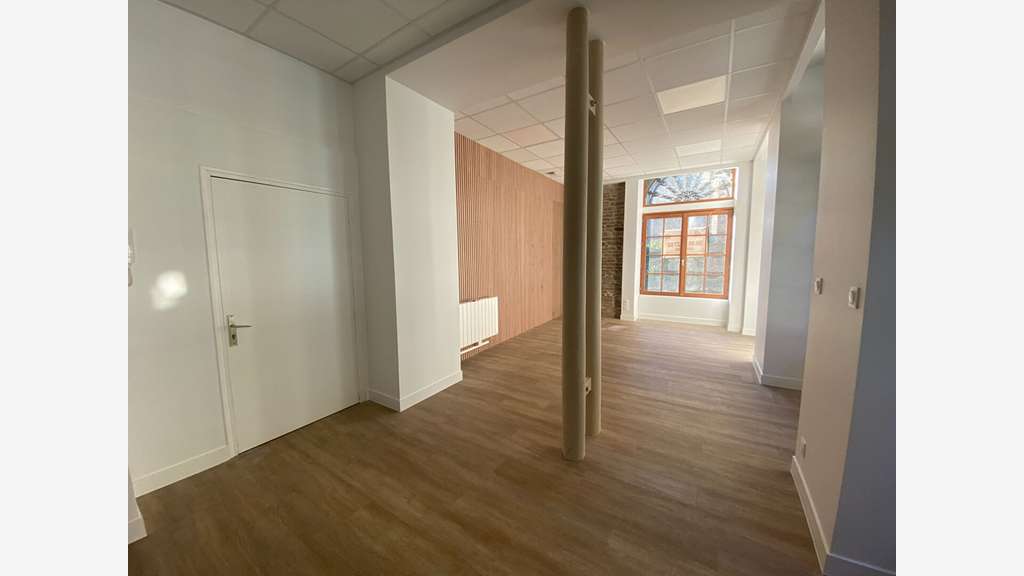 A louer local professionnel 60m² à Dinan centre