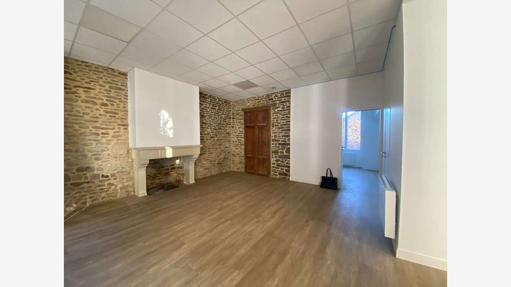 A louer local professionnel 60m² à Dinan centre