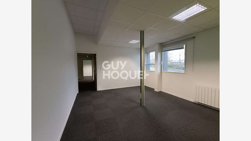 A louer bureaux récents 150m² RT2012 ZA Dinan