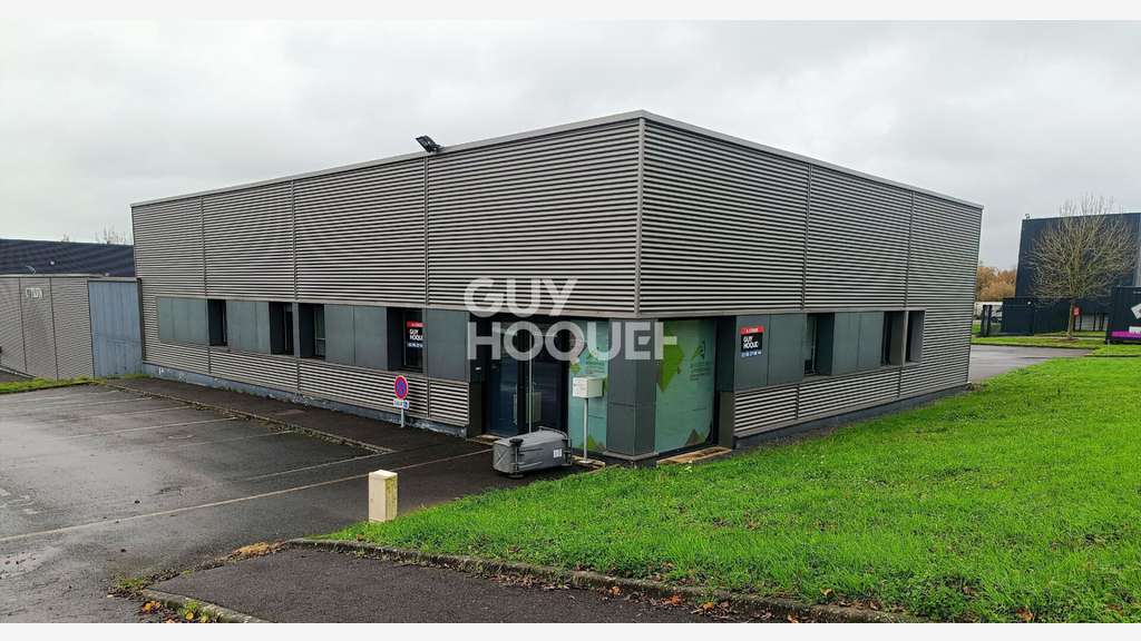 A louer bureaux récents 150m² RT2012 ZA Dinan
