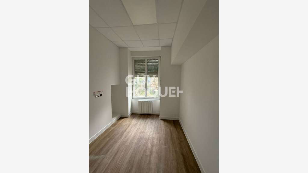 A louer bureaux 65m² en centre ville de Dinan