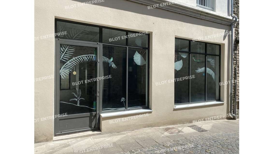 A LOUER - CELLULE DE 93 M² - DINAN CENTRE