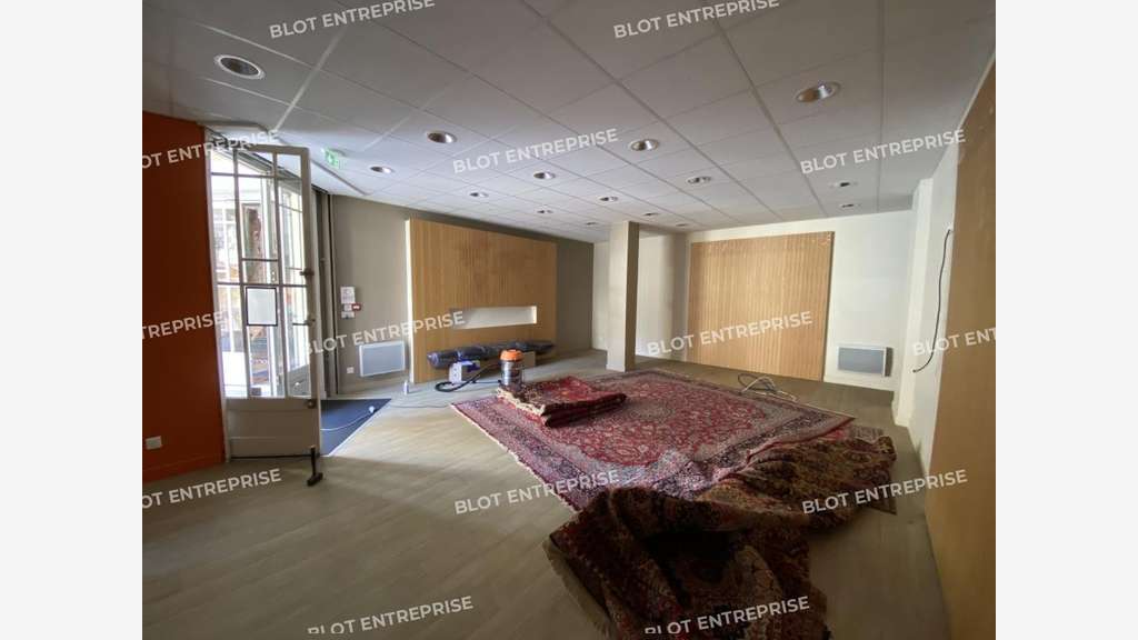 A louer locaux commerciaux 48m² à Dinard centre