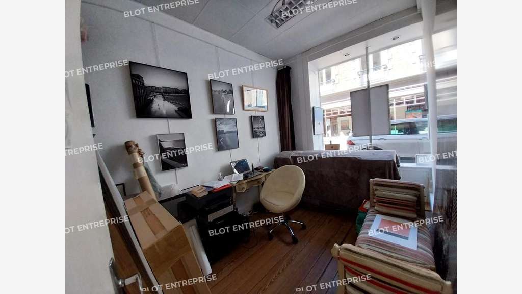 A LOUER - LOCAL COMMERCIAL - DINARD CENTRE-VILLE