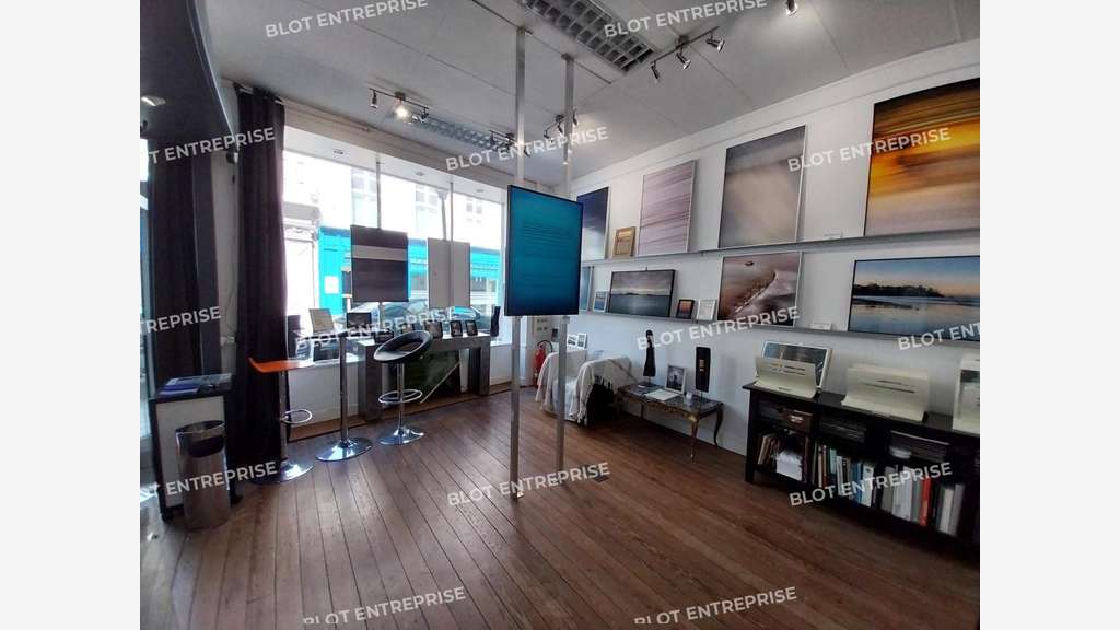 A LOUER - LOCAL COMMERCIAL - DINARD CENTRE-VILLE