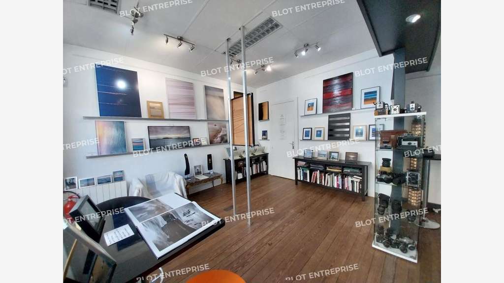 A LOUER - LOCAL COMMERCIAL - DINARD CENTRE-VILLE