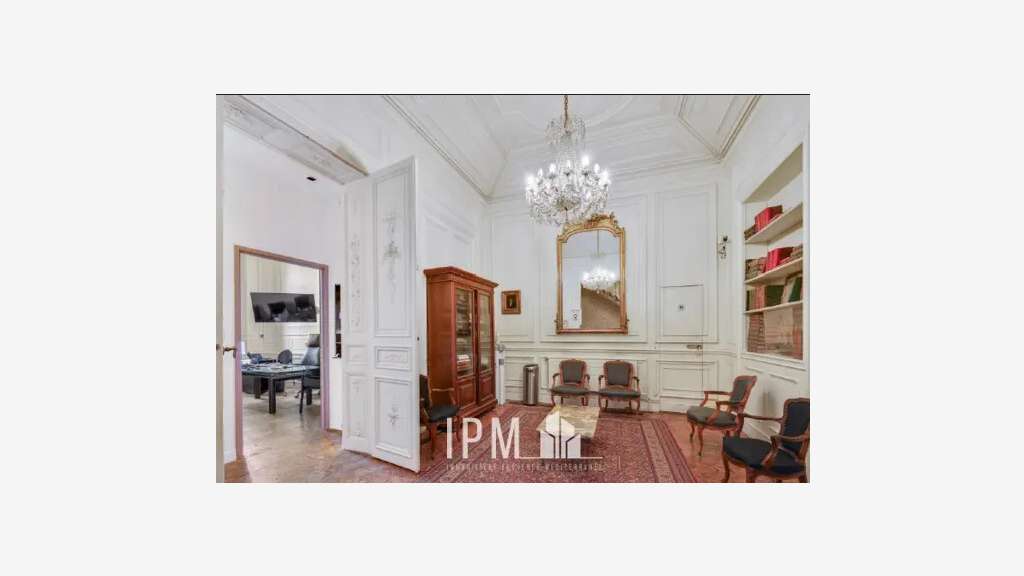 A louer bureaux divisibles 518m² 13006 Marseille