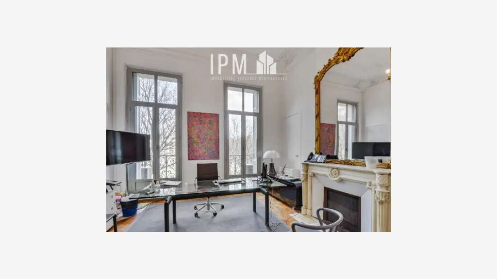 A louer bureaux divisibles 518m² 13006 Marseille
