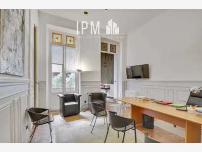 A louer bureaux divisibles 518m² 13006 Marseille