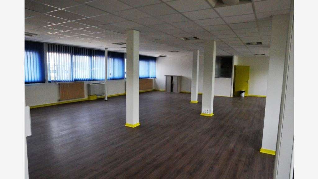 Loue bureaux divisibles à partir de 100m² à Mâcon