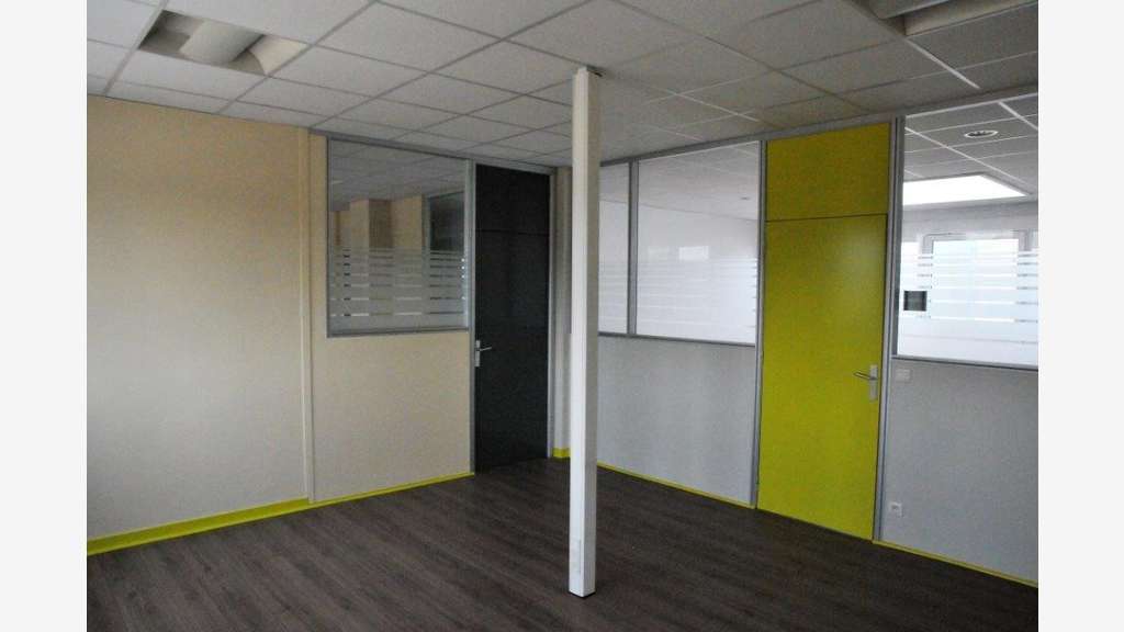 Loue bureaux divisibles à partir de 100m² à Mâcon