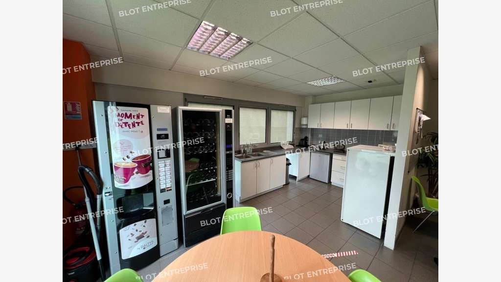 A louer bureaux 530m² divisibles à Nantes Est C7