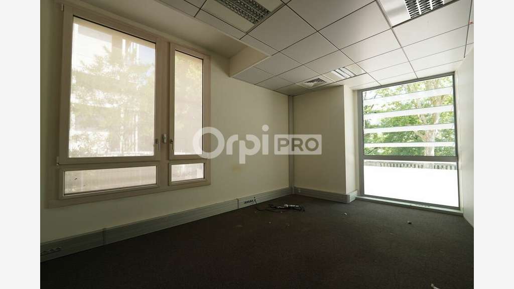 A louer plateau 375m² R+4 à Lyon 9e l'Espace