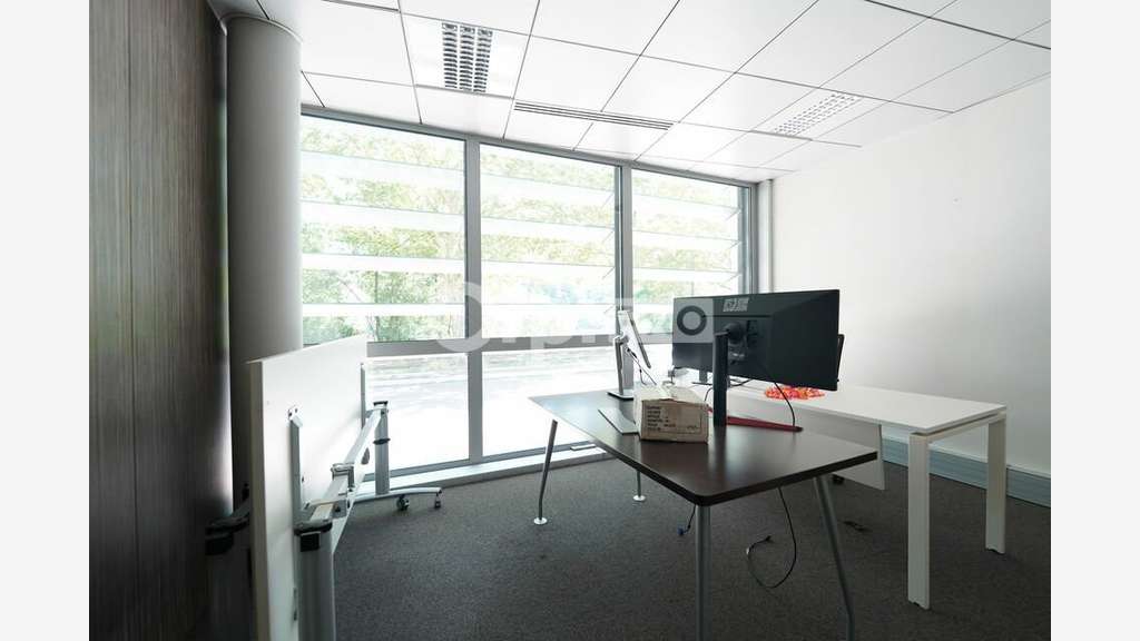 A louer plateau 375m² R+4 à Lyon 9e l'Espace