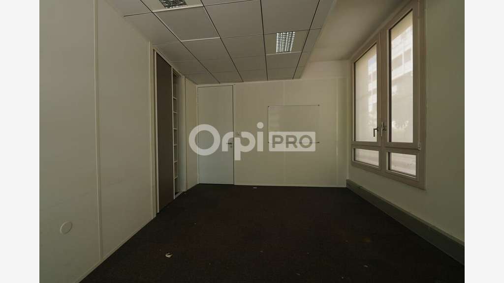 A louer plateau 375m² R+4 à Lyon 9e l'Espace