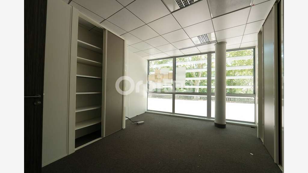 A louer plateau 375m² R+4 à Lyon 9e l'Espace