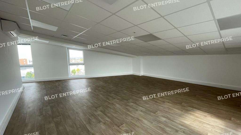 A louer bureaux 917m² à Saint-Nazaire centre