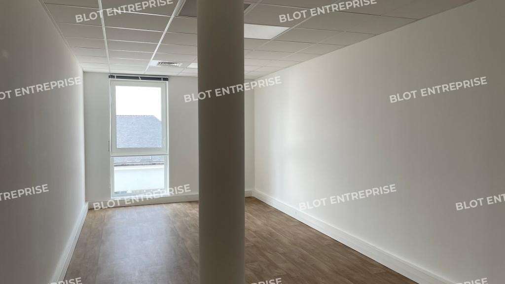 A louer bureaux 136m² PMR à St-Nazaire centre