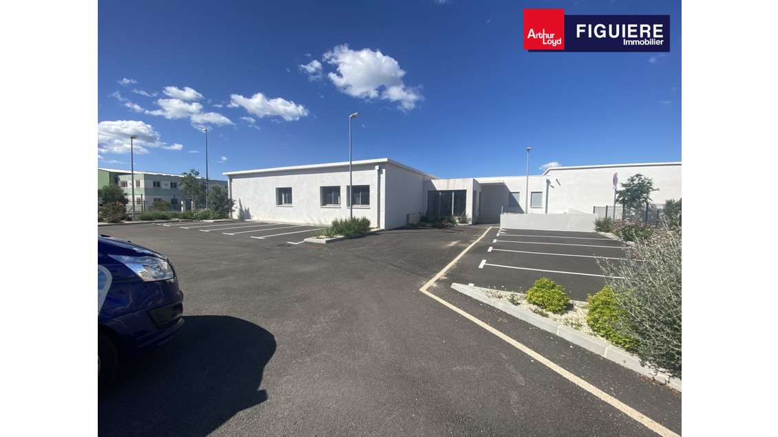 A louer bureaux 460m² divisibles à Saint-Mitre