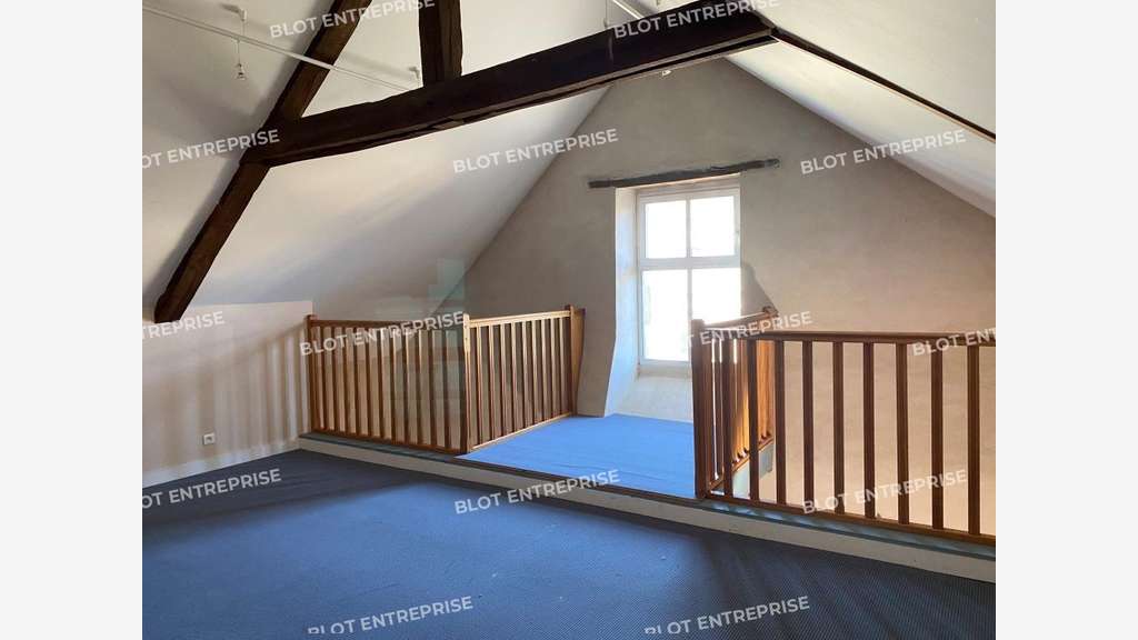 A louer bureaux 98m² à Dol-De-Bretagne centre