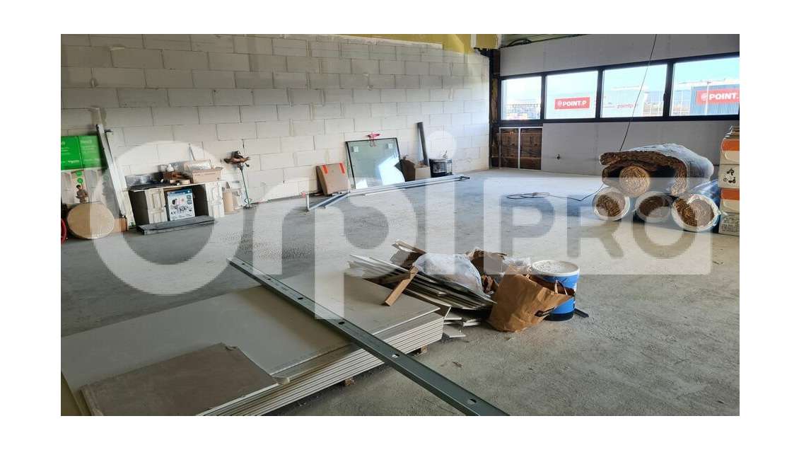 Bureaux 150m² R+1 à louer à Domérat