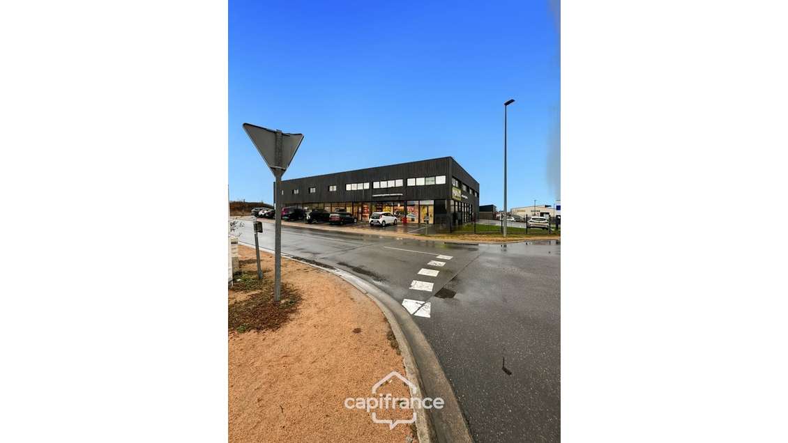 Bureaux lumineux 150m² à louer ZC Châteauguay