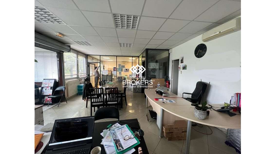 Location bureaux 105m² RDC à Domont