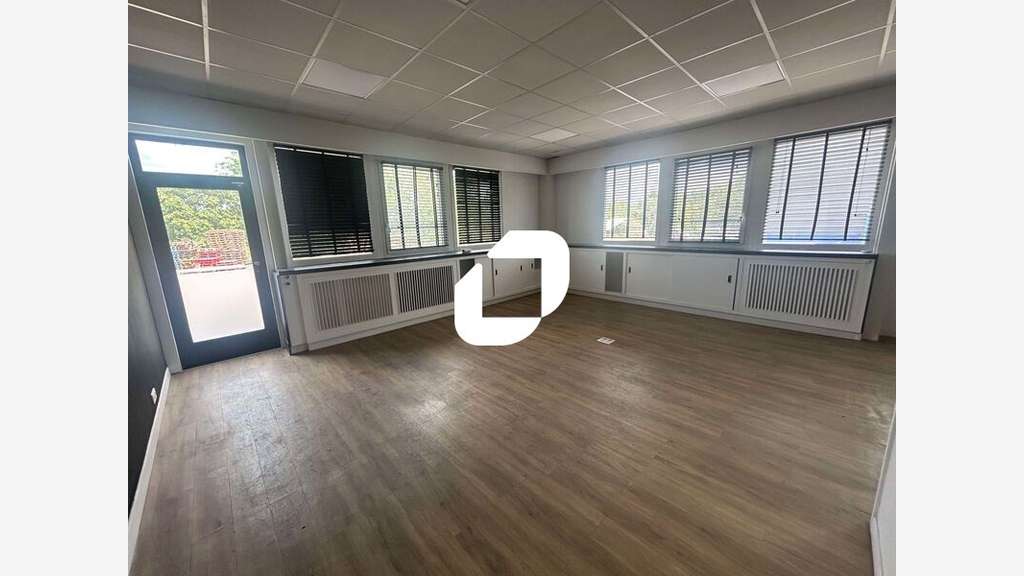A louer Bureaux 280m² Domont