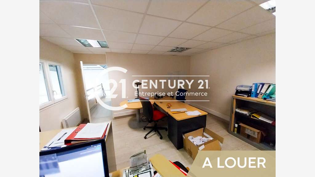 A louer local activité 325m² Donges Les Six Croix