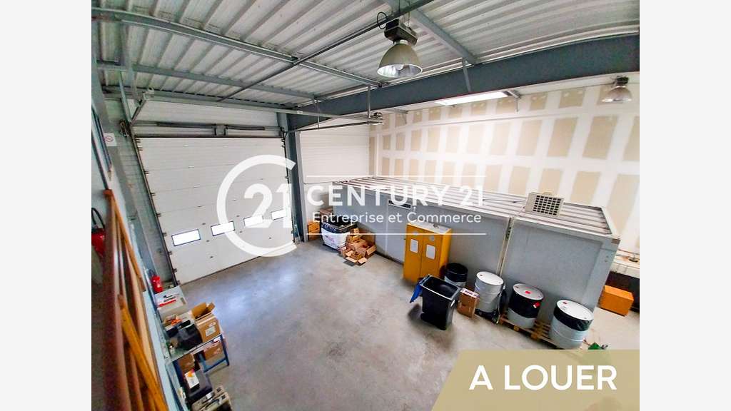 A louer local activité 325m² Donges Les Six Croix
