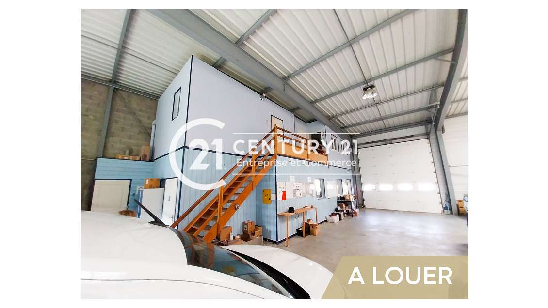 A louer local activité 325m² Donges Les Six Croix