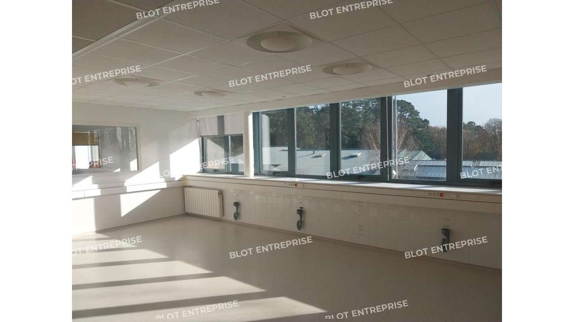 A louer bureaux fonctionnels de 217m² à Douarnenez