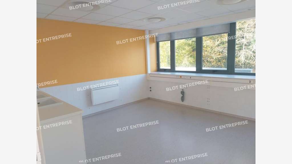 A louer bureaux fonctionnels de 217m² à Douarnenez