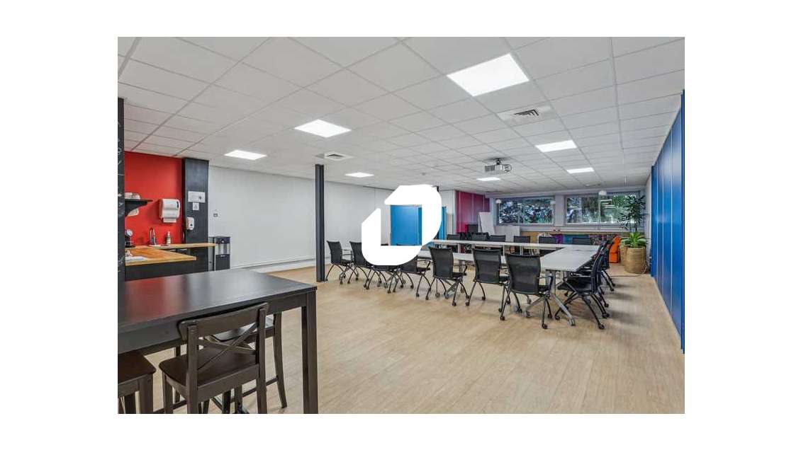 A louer Bureaux 1022m² Drancy
