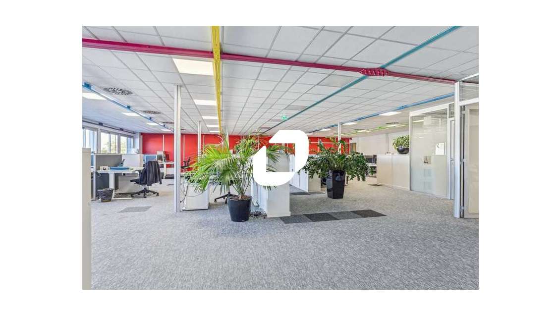 A louer Bureaux 1810m² Drancy