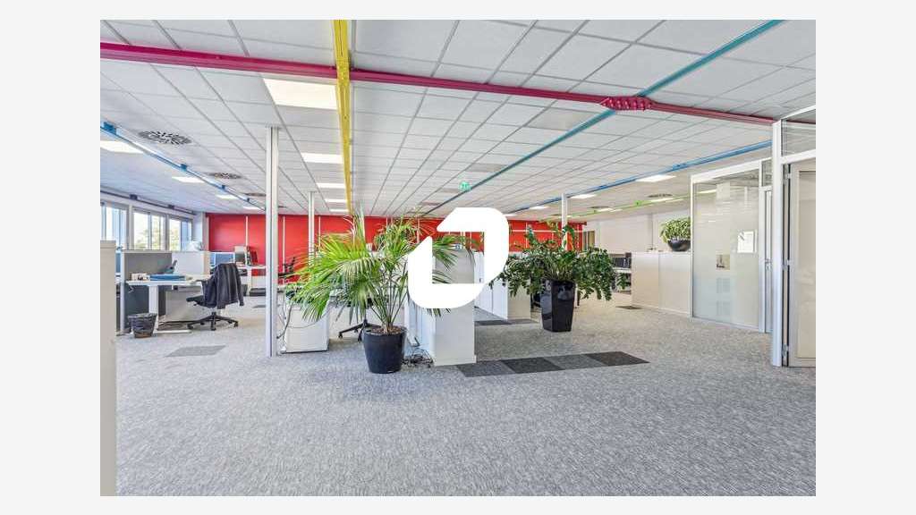A louer Bureaux 1022m² Drancy
