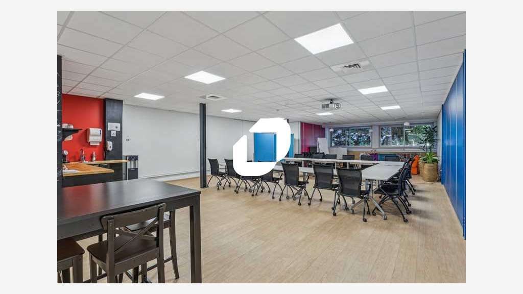 A louer Bureaux 1022m² Drancy