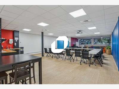 A louer Bureaux 1022m² Drancy