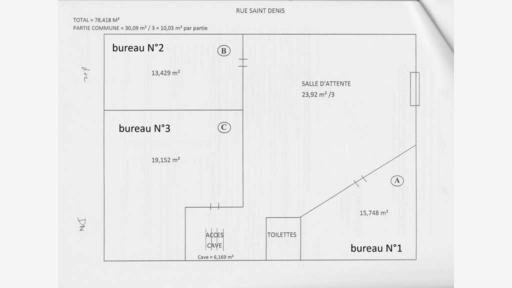 A louer locaux 79m² PMR 2 parking prives à Dreux