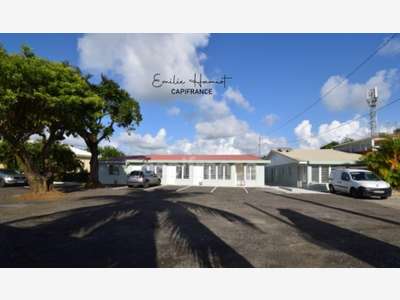Ducos - Local professionnel dans centre médical - 