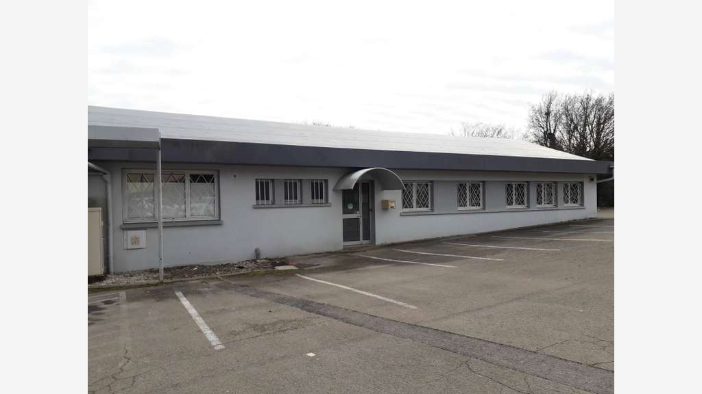 À louer bureaux 166m² à École-Valentin  